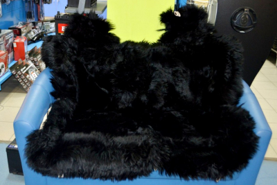Накидки на сиденье комплект перед+зад длинный мех+мутон (Чёрные+Чёрн) купить в Тюмени
